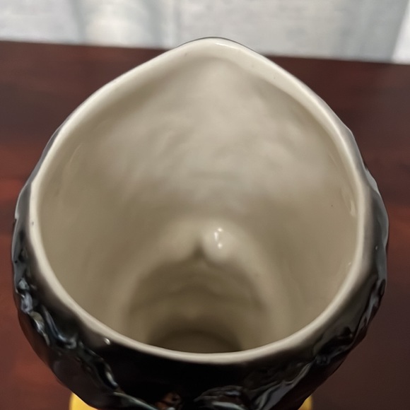 Antique Czech Pottery Figural Pitcher British Beefeater Czechoslovakia - Picture 10 of 15